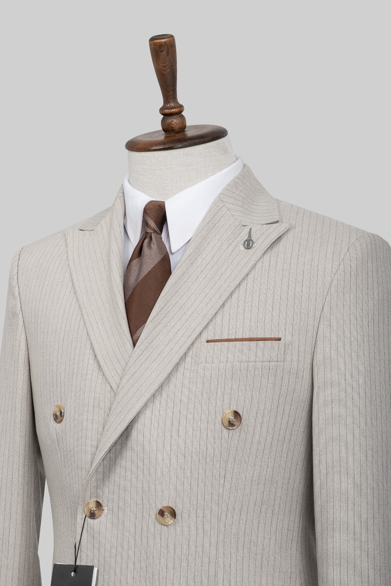 Sandstone Elegance – European Beige Pinstripe Double-Breasted 2-Piece Suit