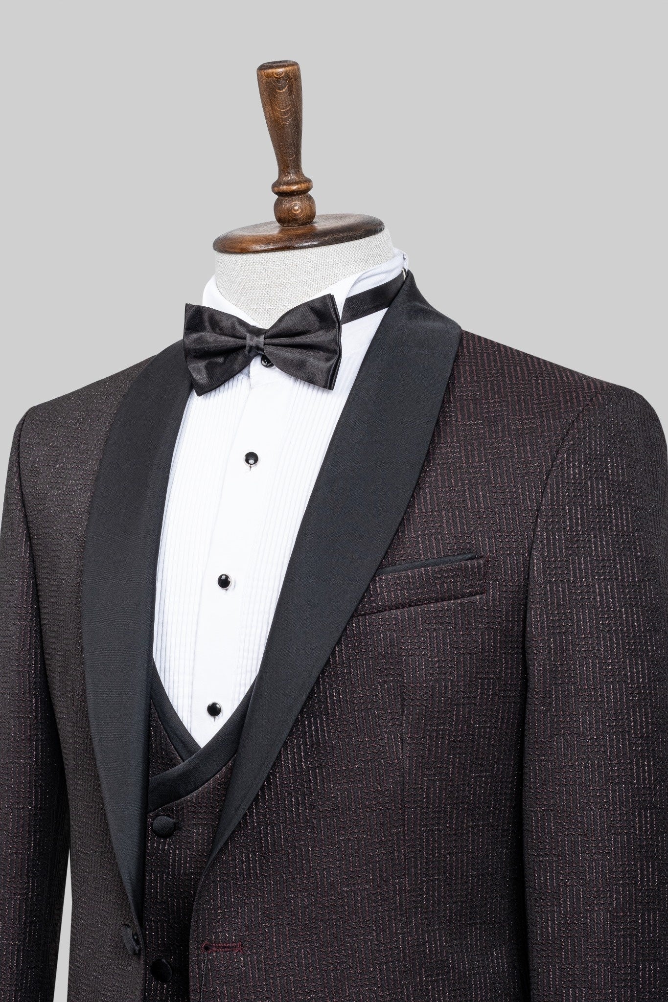 Obsidian Twilight – European Black & Maroon Textured 3-Piece Tuxedo Suit