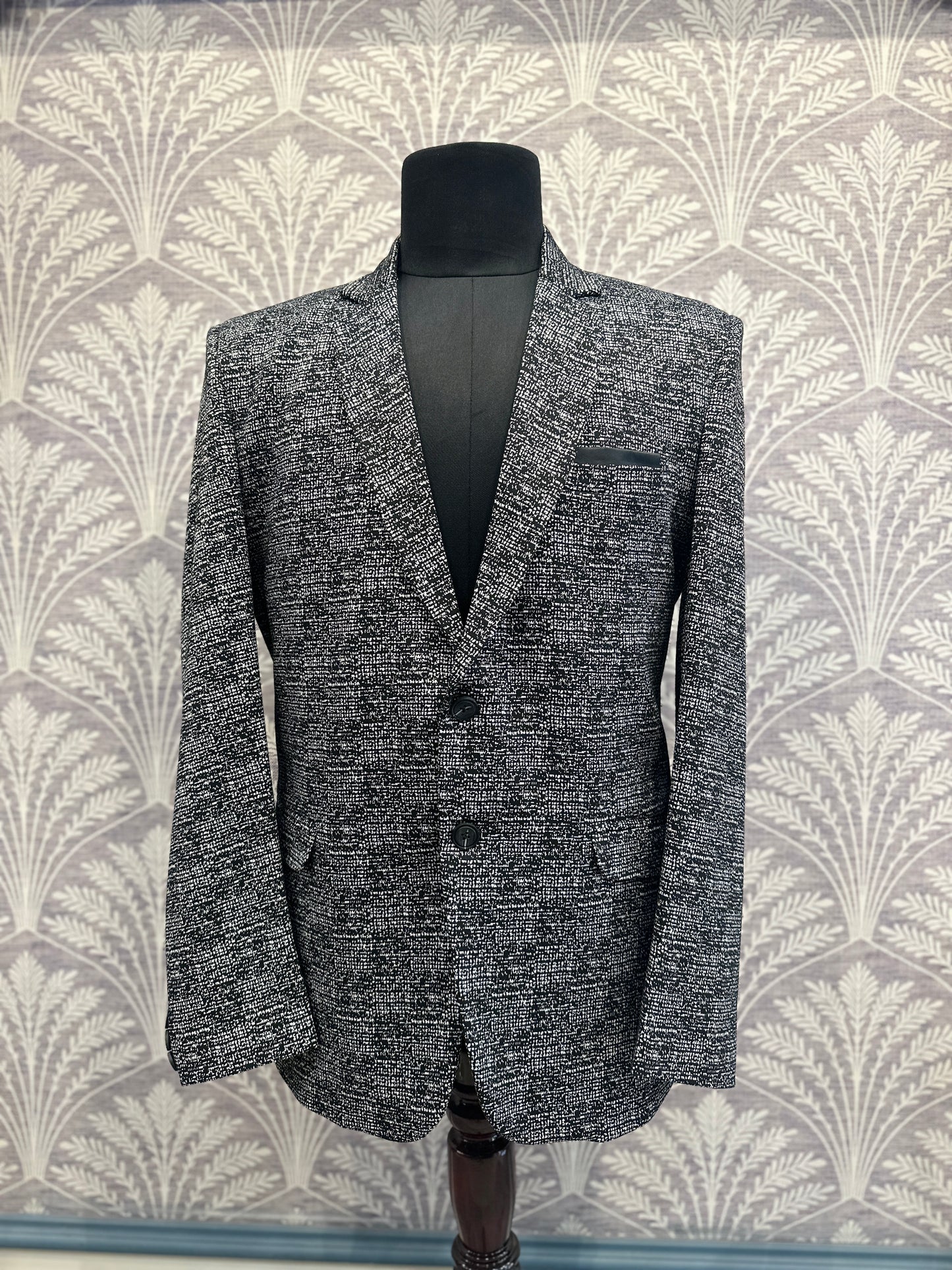 Black & White Textured Weave Blazer – Regular Fit (Indian Collection)