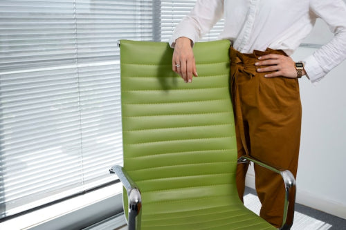 41 Dos and Don'ts for Getting Dressed for the Office