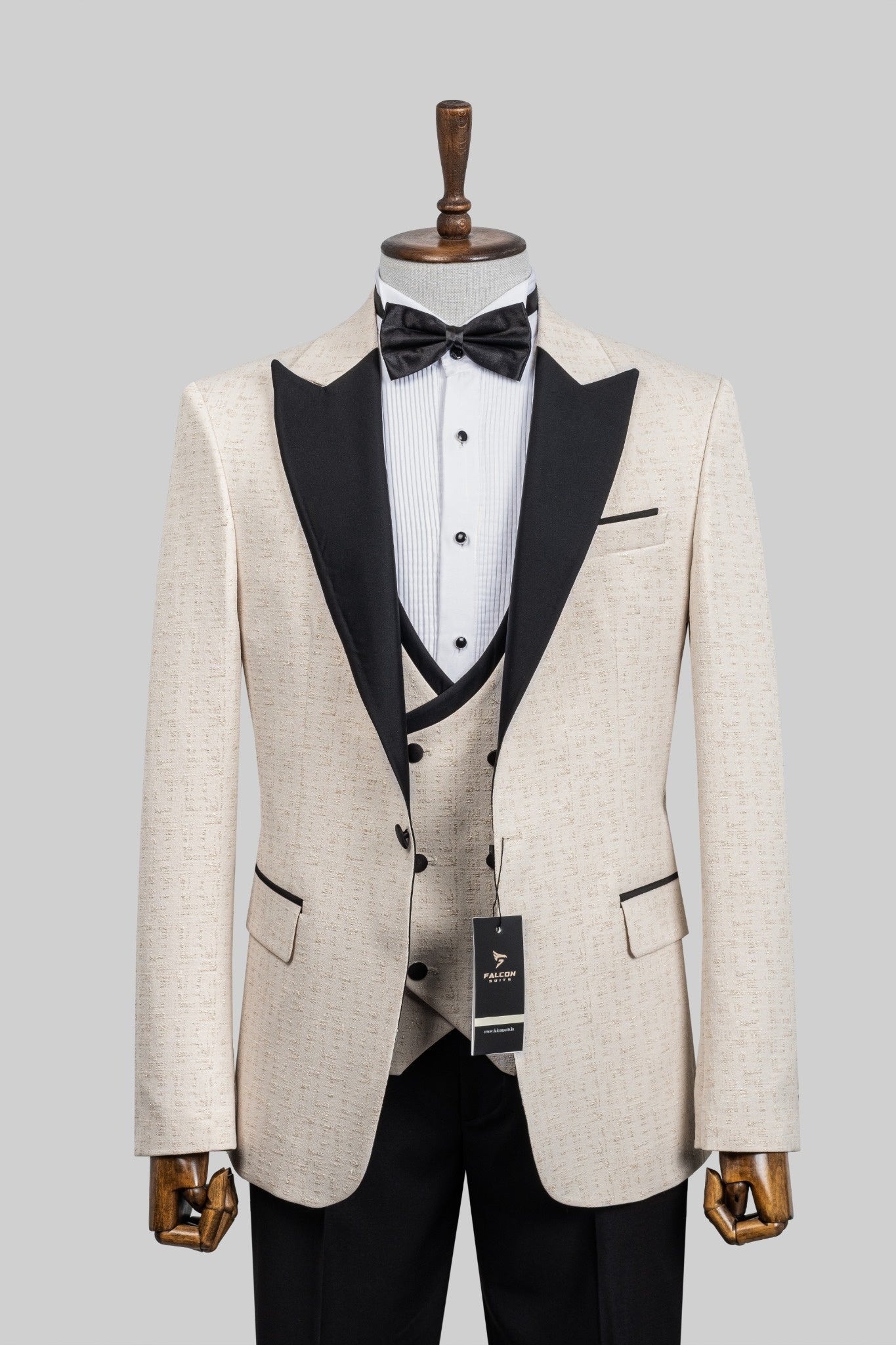 Champagne Soirée – European Beige Textured 3-Piece Tuxedo Suit