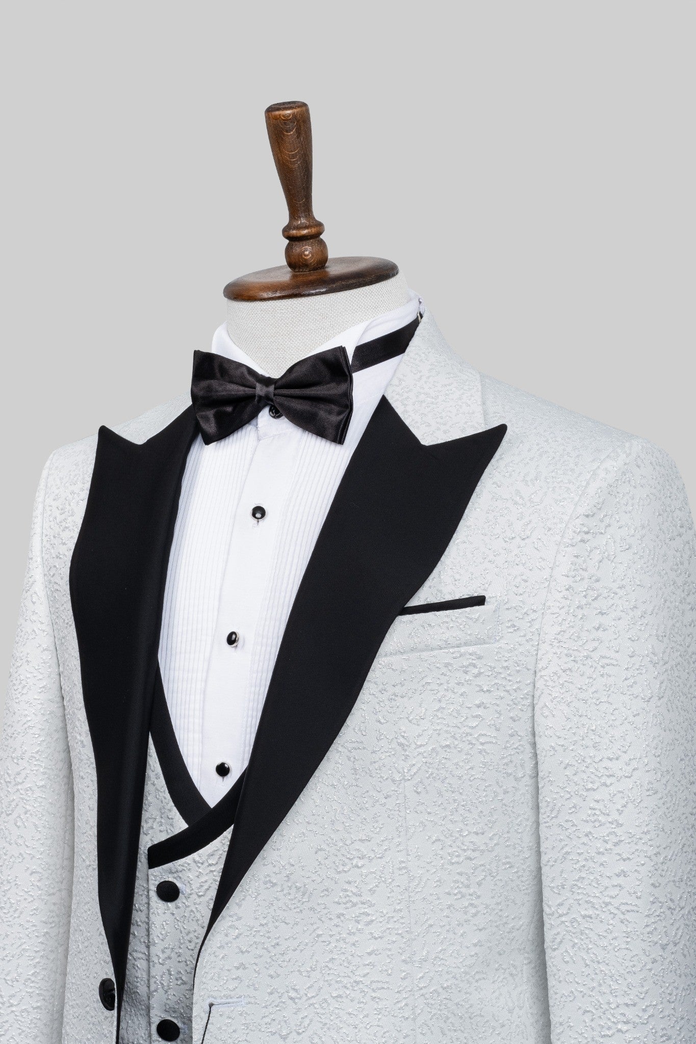 Ivory Royale – 3 Piece European White Wedding Tuxedo