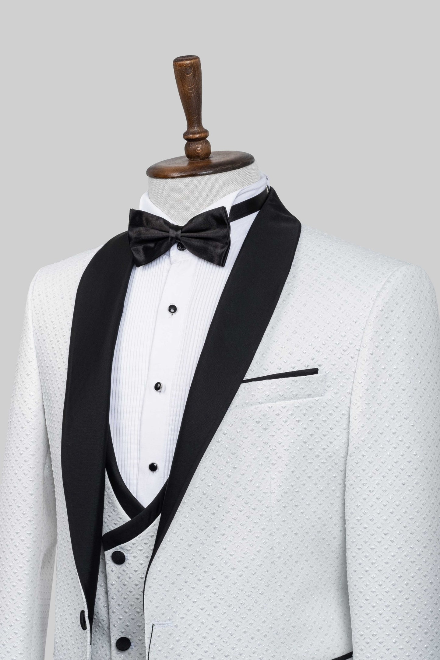 Ivory Monarch – European White Textured 3-Piece Tuxedo Suit