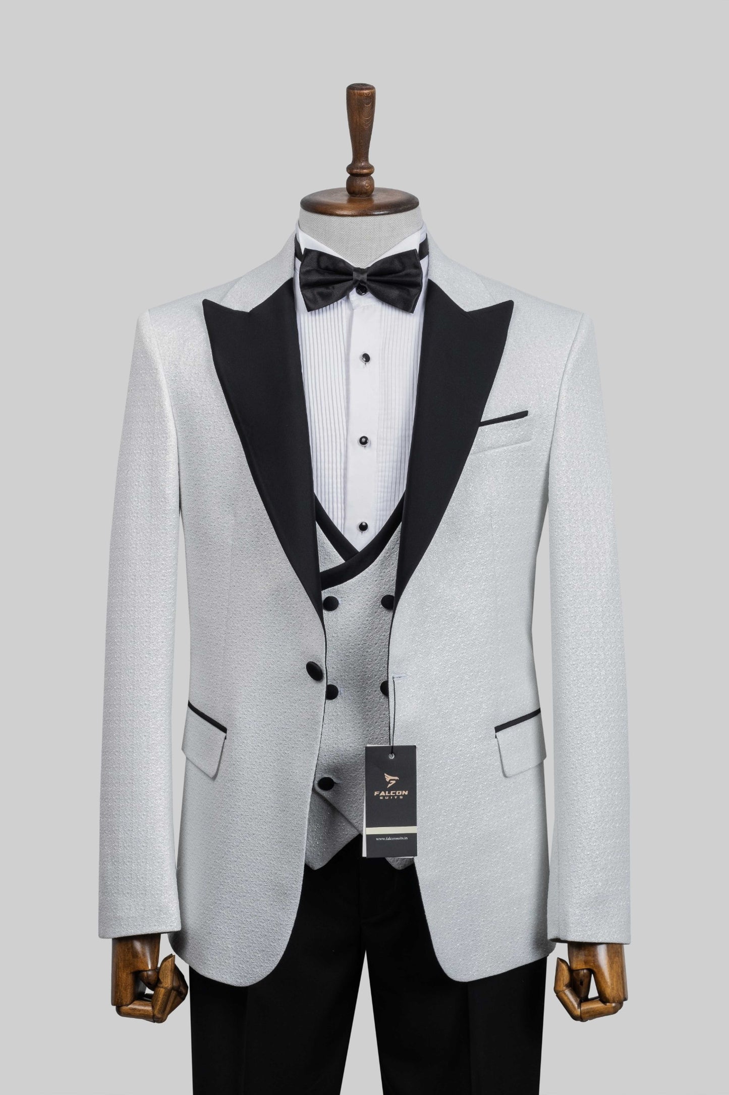 Platinum Regent – European Silver Textured 3-Piece Tuxedo Suit