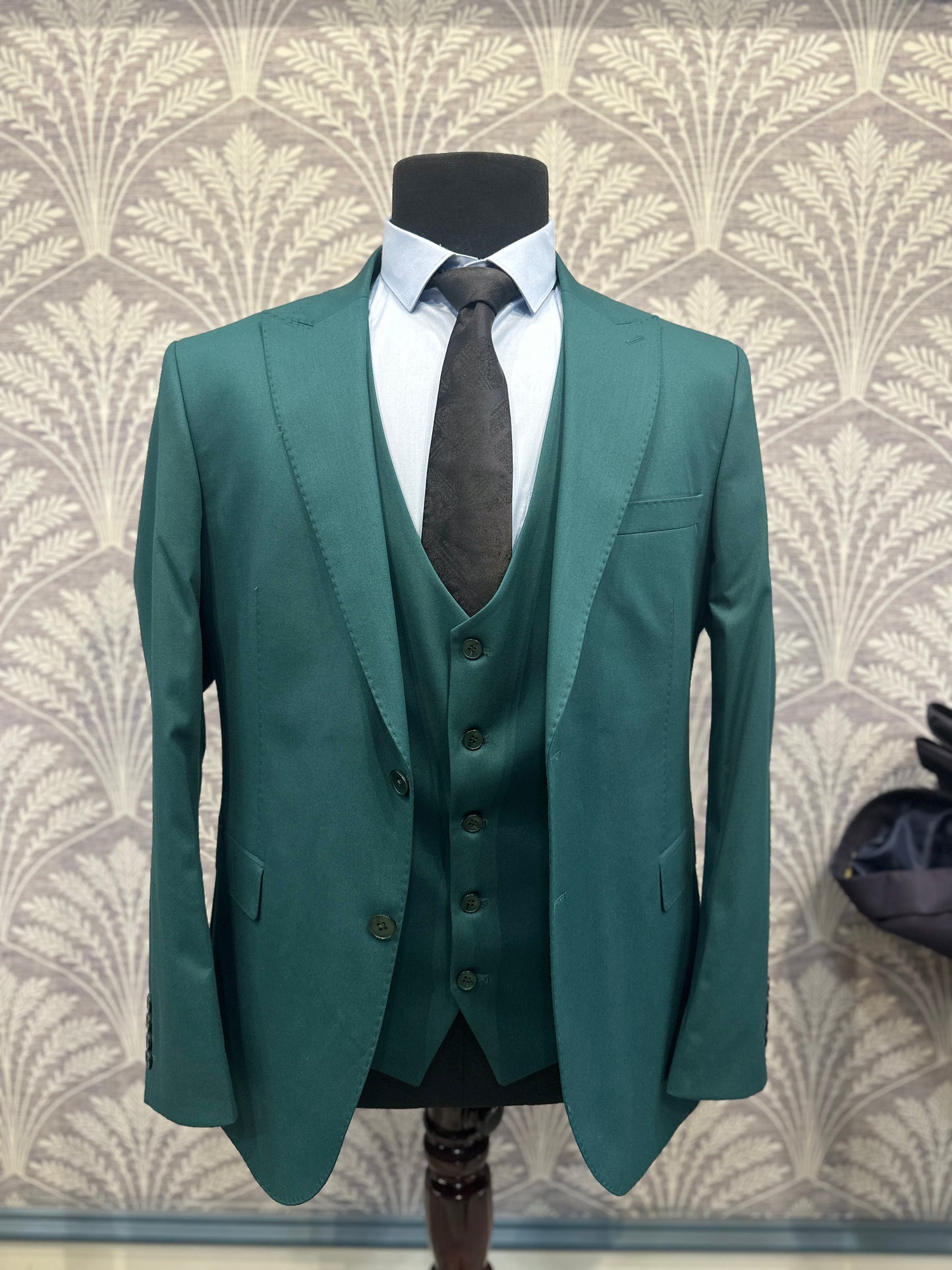 Emerald Green Slim Fit 3-Piece Suit with Classic Waistcoat