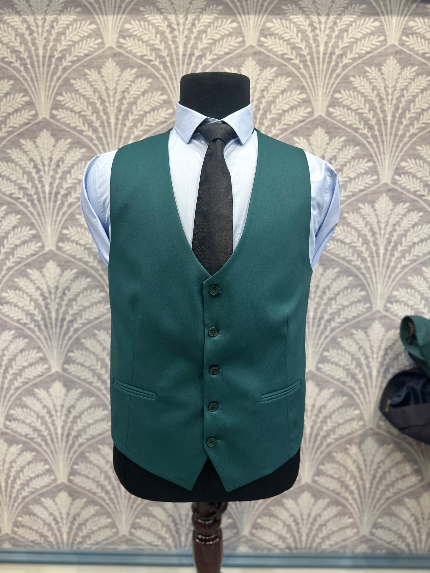 Emerald Green Slim Fit 3-Piece Suit with Classic Waistcoat