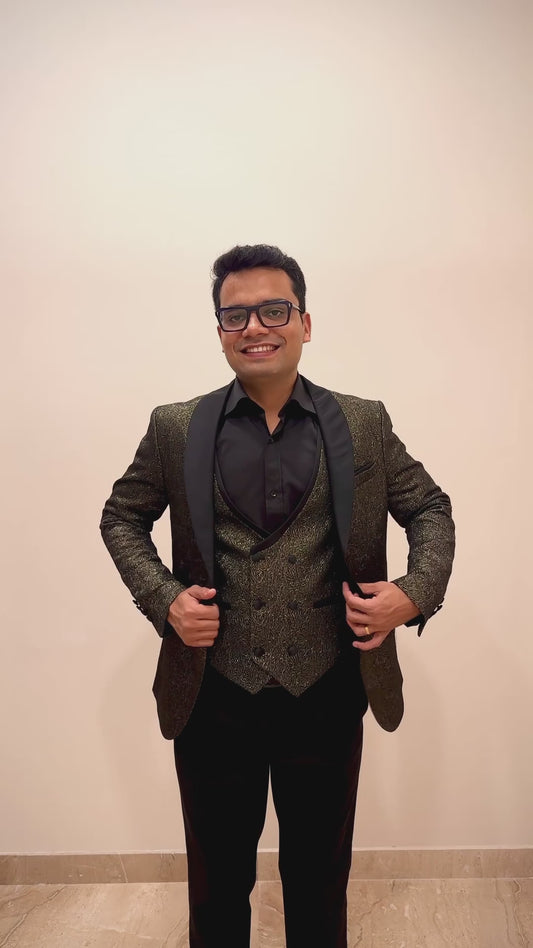 Midnight Aureate – European Black & Gold Textured 3-Piece Tuxedo Suit