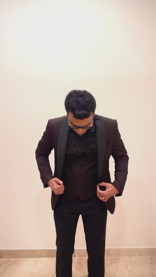 Crimson Dusk – European Deep Maroon Textured 3-Piece Tuxedo Suit